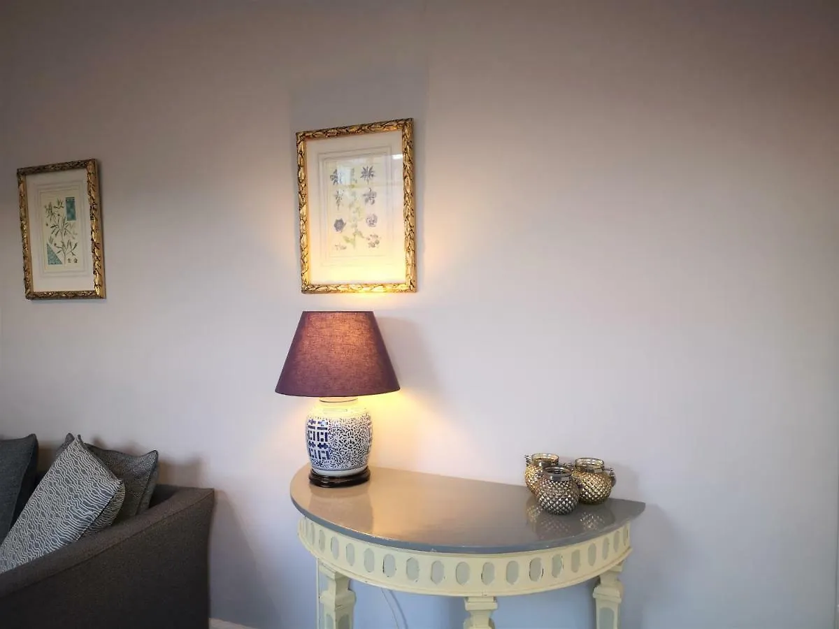 Heritage City - Central York Place Apt Edinburgh 0*,  United Kingdom